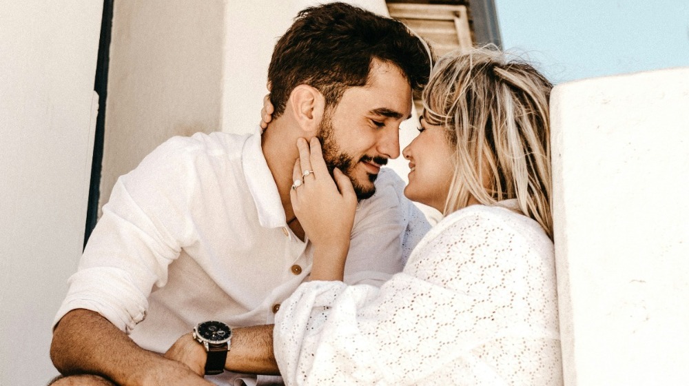 Γιατί κάποιοι άνθρωποι δεν ανεβάζουν ποτέ τη σχέση τους στα social media;
